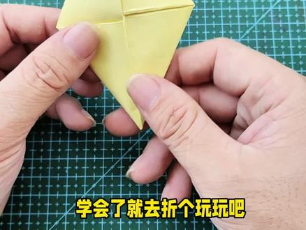 用正方形纸折一个男孩子超爱玩的旋转飞行钻石,简单好玩又解压,还是忍者暗器纸飞镖 #手工diy #手工折纸 #折纸飞镖 #折纸玩具 #折纸