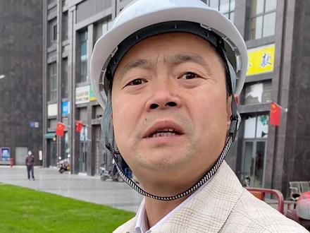 时代在进步,不能让跟到我们的兄弟伙有难处 #建筑工地 @DOU+小助手 感谢恩师亲情出演 @媛凤凤姐