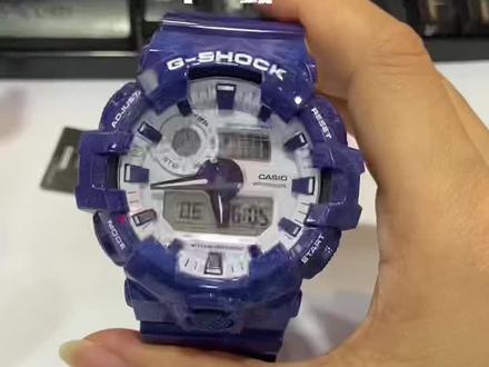 GA-700指针和数字不一致
1 :长按左下按钮大约「 3⃣️秒 」出现「 TIME 」 伴随有「 滴 」一声响放手
2:长按左上↖️按钮约「 5⃣️秒 」液晶显示出现「 H-SET 」伴随有「 滴滴 」响放手,液晶0:00在闪烁 正常是时针和分针指向「 12点 」位置,如需要改变用右边👉🏻两个按钮改变,OK后按一次左上↖️按钮退出#卡西欧手表#手表 #调时间