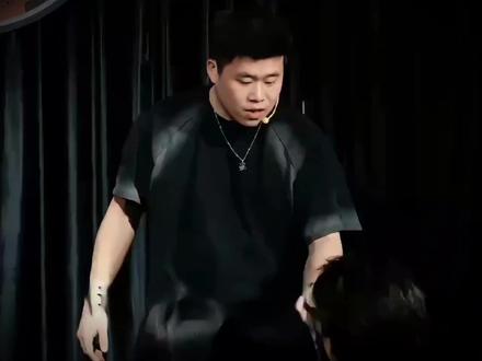 “女人不是每年都十八,但十八的女人可是每年都有。”