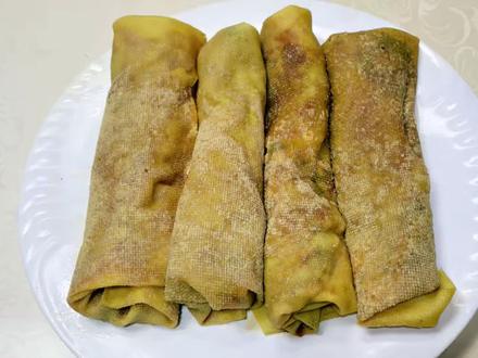 火遍黑龙江烧烤店的油渣孜然干豆腐卷,入口酥香多汁,太解馋了! #美食教程 #抖音美食创作人