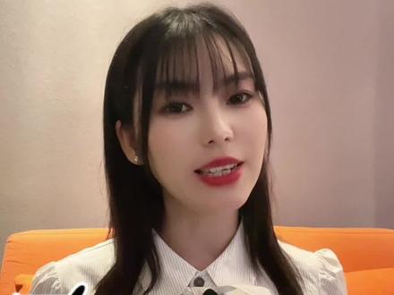 餐饮店也能拥有奈雪同款小程序 你知道吗?
现在连普通餐饮店,也能用上像奈雪、喜茶那样的小程序,
而且超简单、成本低!
几百块就能搞定,几天就能上线。
界面、颜色、菜单,你都能自己动手改,
完全不用找设计师!
如果不想自己设计,后台还有现成模板,直接套用就行。
功能也超级完整👇
点餐、支付、会员管理、营销活动全都集成在一个系统里,
不需要额外买插件。
比如你想做促销活动、发优惠券、推新品,
点几下就能推送给顾客,
直接提升顾客参与度和复购率。
后台操作特别直观,
哪怕你不懂电脑,也能轻松上手。
遇到问题?客服团队随时在线帮你解决。
而且不管你是一家店还是连锁店,
系统都能完美支持。
如果你想亲自体验,我可以给你一个测试账号,自己点点就知道,
开一个小程序,真的比你想象中还简单#扫码点单 #扫码点餐小程序 #扫码点餐 #制作小程序