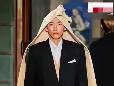 #奇装异服 #奇葩秀场
我想知道是哪一部分?有钱人买这衣服