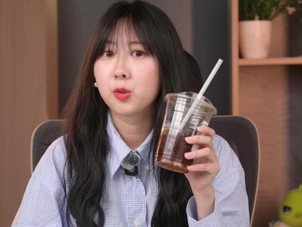 测序新手必看!FASTQ文件4行结构,1次搞懂! 敲黑板!FASTQ 文件别用 Excel 打开,会坏!用命令行查看才靠谱~
每 4 行是一个 read,记住这几点:
第一行 @开头,是 read 的身份证,信息超全
第二行 ATGCN,就是测序得到的碱基序列
第三行一个 +,分隔用的
第四行的符号,是质量值编码
质量值是根据错误概率算的,符号对应的数值越大越靠谱~
fastq文件怎么分析、fasterq文件怎么打开、fastq文件用什么软件打开、fastq文件怎么下载、fastq数据怎么处理、fasta序列是什么、fasta格式怎么打开
#生物信息学 #基因组学 #测序数据 #FASTQ