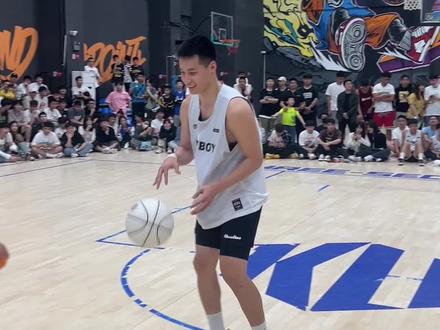 5分,3分算2分,2分算1分
以球会友#绿轴约战胡来波 #实战篮球