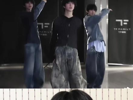 很温暖的奇橹瑞小家,我们同频组
“我们家小函瑞”“我们家小函瑞”“我们家王橹杰”
#奇橹瑞 #张函瑞 #橹瑞 #复函