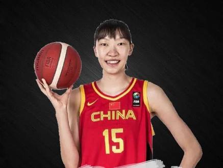 周期年薪是韩旭的100倍#中国女篮 #篮球 #女篮韩旭 #女篮世界杯 #中国女篮绝杀澳大利亚