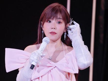 李佳薇:不要用Alin的梗来玩我🤣 “李佳薇的兵”
Alin的梗也终究是吹到李佳薇的演唱会了
@李佳薇 #李佳薇 #李佳薇长沙演唱会 #小品天后 #演出现场 #李佳薇2026能亮巡回演唱会
