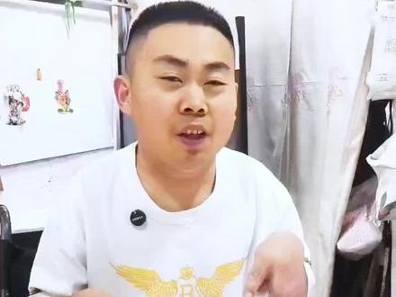 🔥母亲节拼豆康乃馨教程!亲手做的礼物妈妈哭了✨ 母亲节礼物挑战!用拼豆做康乃馨太绝了!
🌟制作步骤:
1. 深红豆拼花型,深绿豆勾轮廓
2. 浅豆填充花瓣,熨烫定型防脱落
3. 格力特布增闪,旋转熨烫更均匀
💡手工tips:
- 豆子间距留1mm防烫粘
- 降温后撕布更平整
#母亲节礼物 #拼豆DIY #手工教程#人一旦染上拼豆 #创作者中心 #创作灵感