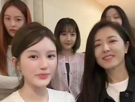 #赵露思 #直播 #撒娇舞 “蚊子舞”来了