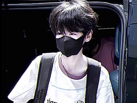 #TF家族五代#高铭阳#感谢以上练习生出场
幼年形态就这么权威吗