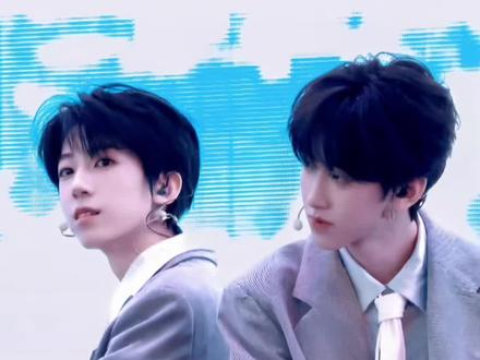 这个左奇函挂脸真的超明显好吗?!#奇文 #左奇函杨博文 #cp #tf家族 #向全世界安利