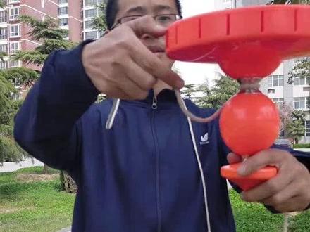 单头呼啦圈空竹的启动#生命在于运动健康在于行动
