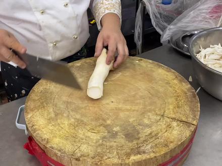 炒肉丝怎么做 f6688a835c7ee2b3d962be51a4738e09~tplv-dy-resize-origshort-autoq-75:330.jpeg?x-expires=2012454000&x-signature=cDuj0kgnRKBXAHLi8mgenOmsSKo%3D&from=3213915784&s=PackSourceEnum_AWEME_DETAIL&se=false&sc=cover&biz_tag=pcweb_cover&l=20231012150143745FF16B3A1B220098FF