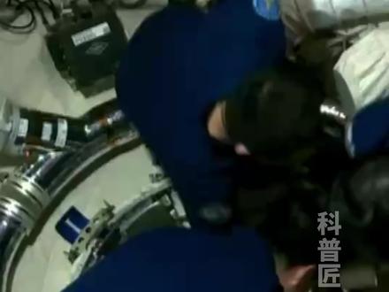 2026年5月25日5时13分,神舟二十一号航天员乘组打开“家门”,欢迎远道而来的神舟二十三号航天员乘组入驻中国空间站,这是中国航天史上第8次“太空会师”。#中国航天 #神舟二十三号 #天宫 #航天