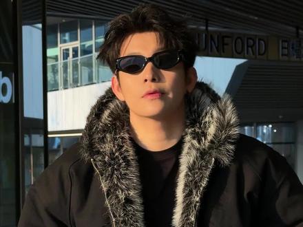 这个冬天不当NPC,怎么能没有座山鲨呢! #座山雕 #ootd穿搭 #NPC穿搭