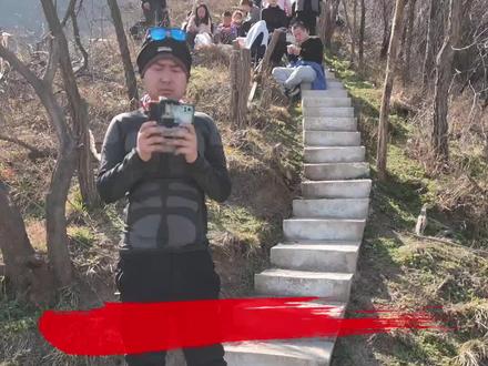 西安新进网红打卡地,这里就是鄠邑将军山的网红打卡点,徒步30分钟左右就能到达最佳拍照的地方特别休闲的一条线路
#旅行推荐 #西安周边游好去处 #将军山 #网红打卡地