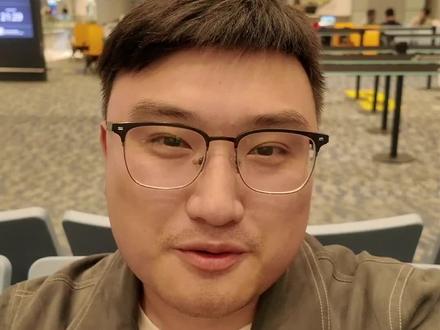 6旬老汉下赛道?老魏真是喜欢玩儿车啊#魏建军 #魏建军真的下赛道了 #魏建军的玩车哲学 #长城汽车 #长城超跑