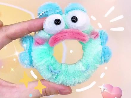 简单又可爱耶!用扭扭棒自制丑鱼甜甜圈挂件,艾特老baby一起做#手工 #扭扭棒 #丑鱼 #手工diy
