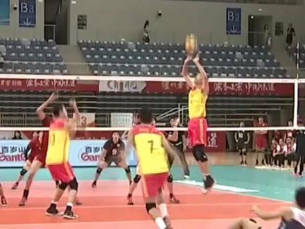 中日男子排球对抗赛,中国男排这暴扣太帅了!