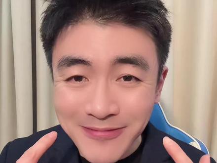 【浙BA半决赛】温州vs丽水“那抹可怕的笑容” 徐敏伟不是“微笑刺客”单人打爆,而是“球场大脑”带队有方!浙K会一鼓作气拿下?还是浙C会绝境翻盘?评论区聊聊!#浙BA#篮球#温州#丽水#杭州