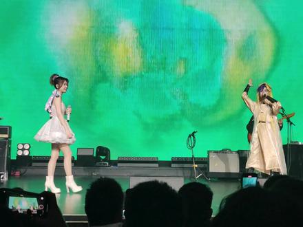 陈洁丽南京演唱会《疯狂果宝》 陈洁丽&瑾颜 合唱 #陈洁丽动漫主题演唱会四城宣发 @陈洁丽(成都/北京演唱会巡演) @陈洁丽FM(成都/北京演唱会巡演) @瑾颜呀(月更火影中)