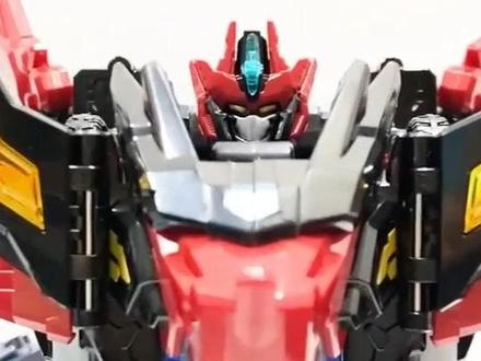 炫卡斗士W 钢臂力士VS玄铁战神W