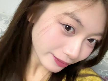 拿捏许妍同款发色 新的一年怎么能不从“头”开始呢 #在家染发#新年发色 #许妍同款发色#忆丝芸精油染发膏#忆丝芸琥珀浅棕