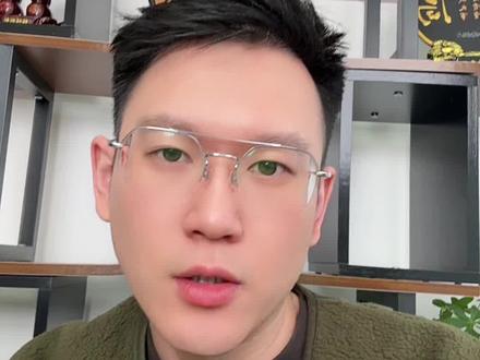 多去关心下现在的楚钦