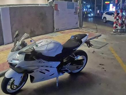 解限后的性能猛兽,820Rr测试。先替大家试试车,结尾拉下一档的极限
#820rr #固定机位安全拍摄