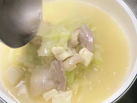 家常菜只要掌握几个要点,一样能做出高大上的感觉“白菜五花肉炖豆腐”#美食教程 #抖音美食创作者 @罗家良食艺