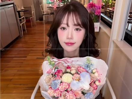 情人节预备备!!收到花就这样拍~4个技巧人和花美美同框,直出神图#情人节拍照#情人节送花#鲜花拍照#收到花拍照