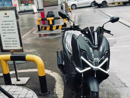 你们的升仕150x落地多少?我选的黑色,第一箱油70,你们 加了多少?
#踏板摩托 #升仕150x #升仕150x价格 #提车