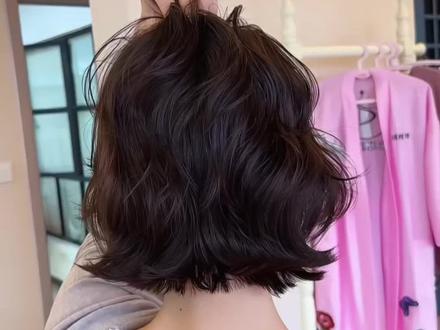 翘翘头这个卷杠烫发完整版教程,只为更好的学习#烫头发前和烫头发后 #美发技术分享 #美发人 #日系短发 #原创视频