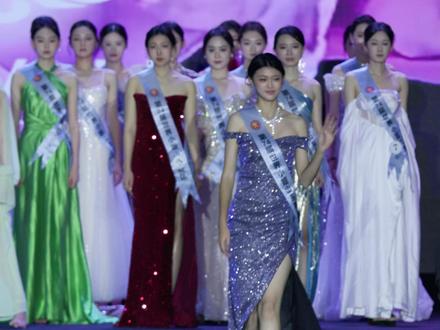 世界小姐山东赛区礼服秀30号选手高甜,网友说她像大S 出镜:@1229💤 @#世界小姐山东赛区 #好看的小姐姐 #选美大赛 #走秀 #模特美女