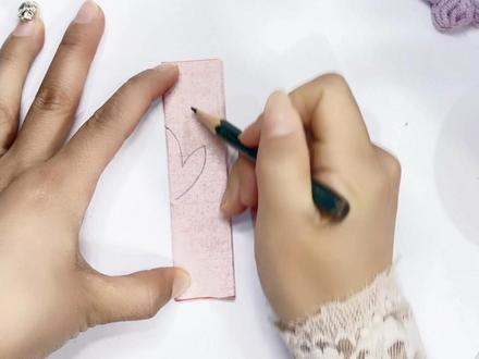 30秒学会!连续郁金香剪纸,简单又好看,展开就是一片花海,氛围感直接拉满!#剪纸 #手工剪纸 #郁金香剪纸 #连续剪纸 #非遗剪纸