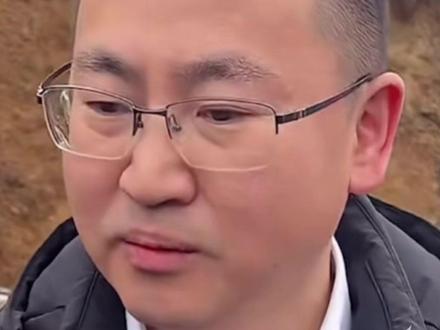 “受不了了,节目组投降了!” 11月18日,张家界七星山杯赛事方最新直播回应:目前场上14人全部晋级决赛,每人获2万元奖金!“选手现在就可以下山”,进入5天休整期。#张家界七星山 #荒野求生 #dou小助手 #大河报旅游