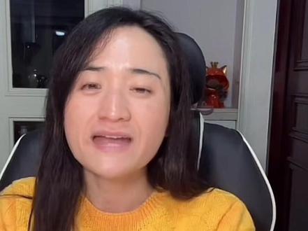 粉丝误会@雅典娜. 性格,实际雅典娜主打温柔,打不还手骂不还口,为什么还没男人爱#直播录屏分享 #这个主播不一般