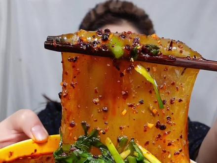 洋芋然然真好吃😋
#洋芋然然 #洋芋燃燃 #洋芋然然的做法 #土豆淀粉