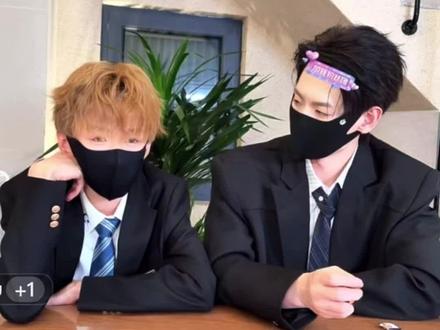 耶鹿表白前夕最重要的两个问题 终于把昨天欲言又止的话说出口了 @𝑇.鹿卡𐂂ᴸᵘᵏᵃ @𝑇.耶律.𝑦𝑙🍷
#听潮阁二创 #听潮阁鹿卡 #听潮阁耶律 #耶鹿有你