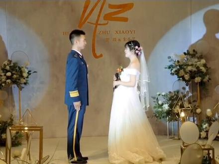 #湖北宜昌 #军婚 #情感 感动的时刻很多 这是其中一瞬~#敬个军礼