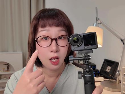 1分钟学会大疆Action6!参数设置&使用技巧
经过一周深度使用,今天分享最实用的参数设置,
以及大疆Action6真正打动我的几个亮点❤️
📸 四大核心亮点
▪️可变光圈:F2.0大光圈,暗光拍摄更明亮
▪️自由裁剪:横竖屏随意切换,一个视频多比例可用
▪️夜景模式:自动开启大光圈,画面干净少噪点
▪️NC滤镜:直出复古胶片感,免后期调色
🎯 新手设置建议
日常记录:4K 30帧
运动场景:4K 60帧
夜景拍摄:开启夜景模式+4K 30帧
💡 使用小贴士
· 夜间光线复杂时建议用4K 25帧
· 多尝试不同滤镜,可以从30%开始尝试,添加滤镜后曝光可-0.3EV
这款相机特别适合:
✅ 想兼顾运动与日常记录的新手
✅ 追求画质又怕复杂
✅ 有夜跑需求或是游泳需求
#大疆action6 #大疆action6测评 #大疆action6教程 #大疆action6参数 #运动相机