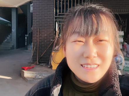 你们买的新羽绒服是洗洗再穿还是不洗直接穿,娘俩为了这件事情都对对方的意见很大#记录真实生活 #和婆婆的日常生活 #这是我家中真实的事情