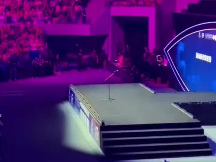 南京乒超总决赛,主办方太懂全国人民的心声了,龙凤呈祥太养眼了,懂得人都懂👨❤️👨