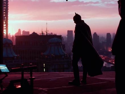 🎬 电影《新蝙蝠侠》是怎么拍出来的?
电影制作正在从“绿幕”转向“StageCraft”(实时3D投影系统)