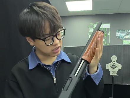 既有颜值还有性能!实木版870喷子玩具#男人的玩具 #玩具枪 #解压玩具 #童年玩具 #战术装备