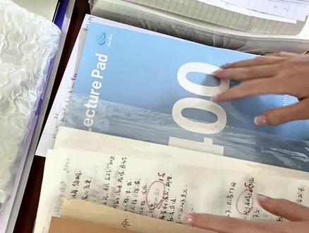 薄脆纸张🧱分享|性价比|文具搭档小开箱
之前评论区很多朋友想让我分享薄脆纸
就汇总分享一下
左上角贴了品牌名字
还是那句话,理性种草,开心学习哈
一般评论区问文具我都会回复的,如果没回复要么是被卡掉,要么就是我不一定有时间及时看评论。
#薄脆纸
#文具安利
#文具
#备考
#学习笔记