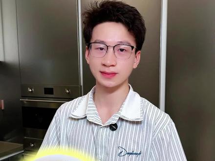 在家轻松实现麻辣烫自由! 谁会不爱吃麻辣烫呢?原来在家做这么简单,关键是自己做更放心呀! 求助大家,不要麻不要辣不要烫的麻辣烫究竟该咋做呢?@楠姐-徐楠楠(记录真实生活) #真实生活分享计划 #跟着抖音学做菜 #今天吃什么 #麻辣烫 #会下厨的男人