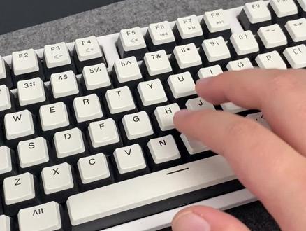 打游戏还是线性轴,打字还是段落轴。#游戏外设 #机械键盘 #键盘 K