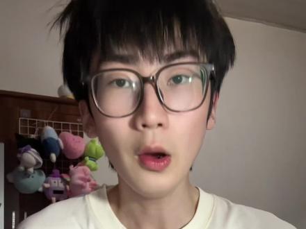 高敏感的人非常适合去看世界 比如去爬山去看海 去追赶日落等待日出 用自然之大衬托自己的渺小 当我们在做这些的时候 心里面那些乱七八糟的事情自然就不会影响到自己 你也来不及去处理那些让你内耗的任何事#情感共鸣#爱自己#高敏感#敏感